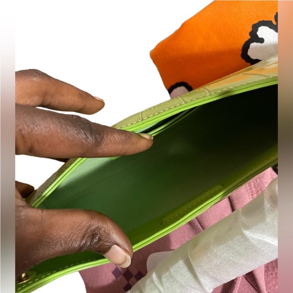 Apede Mod croc 🐊 leather crescent 🌙 purse - Picture 6 of 8